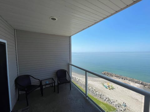 15 ft x 8 ft private balcony