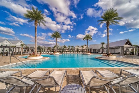 Prominence North Pool