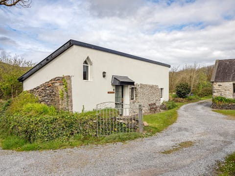 Exterior of Ventry Farm Parlour Cottage Ventry County Kerry Ireland