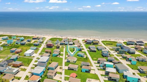Introducing Pineapple Paradise by HTH Stays! Crystal Beach, Texas. Stingaree Cove neighborhood. Approx 400 Feet to the Beach! 