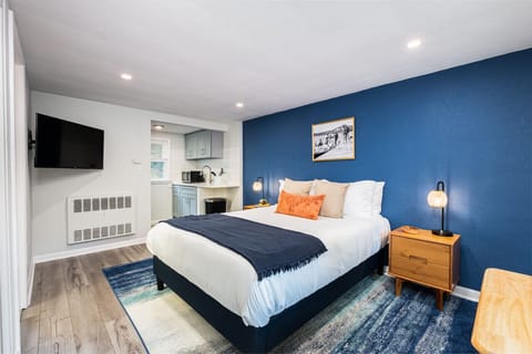 Sink into a cloud. Our premium mattress is topped with a plush topper for the ultimate sleep experience.