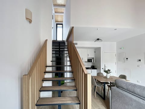 b69ce968-6df4-42b2-afe6-3bec798c307e