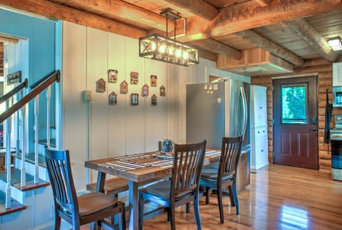 Dining Area with Table for 5