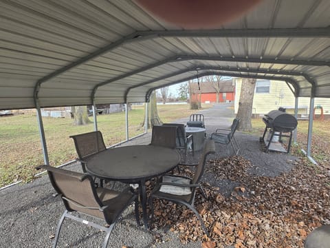 Covered setting.gas grill ann charco grill gas fireplace 