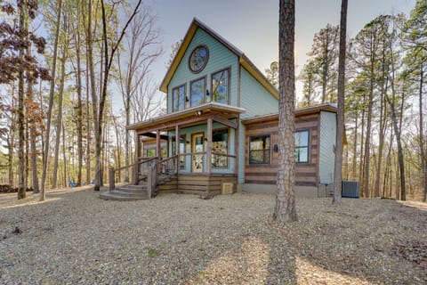 Broken Bow Vacation Rental | 2BR | 2.5BA | 1,747 Sq Ft | Stairs Required