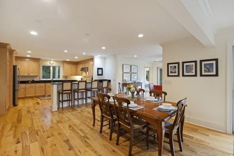 Dining Area with Table Seating for 6 plus 4 at Kitchen Counter