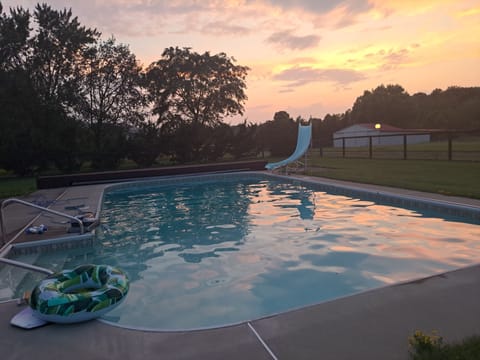 Pool w/slide