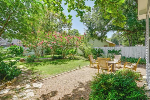 Private Yard | Fire Pit