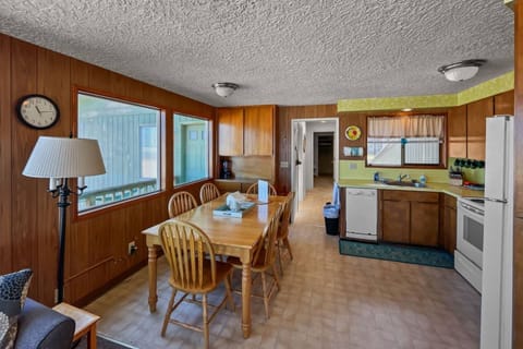 "Easy check in and check out. Very nice and clean property. 10/10, would stay again!!" - Greg