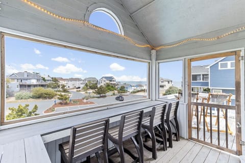 Top Level Screened in Porch