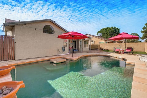 Gilbert Vacation Rental | 3BR | 2BA | 1 Step to Enter | 1,624 Sq Ft