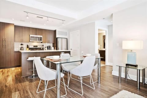 South Arlington Arlington 2 Bedroom Dining Room