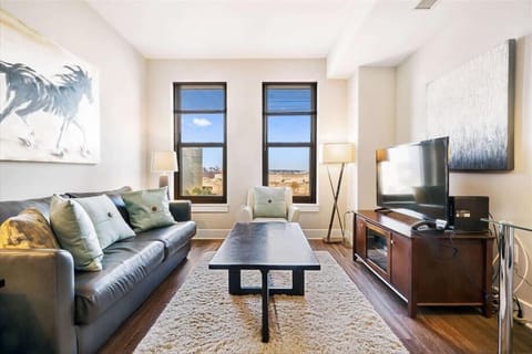 South Arlington Arlington 2 Bedroom Living Room