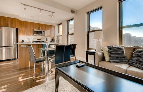 South Arlington Arlington 2 Bedroom Dining Room