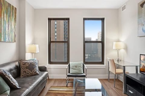 South Arlington Arlington 2 Bedroom Living Room