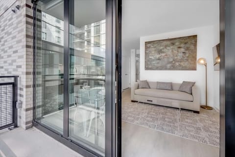 Noma Washington 1 Bedroom with Balcony Living Room