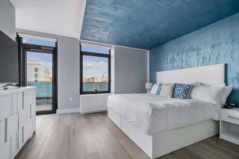 301 Studio King w Balcony - Mott Haven - NYC