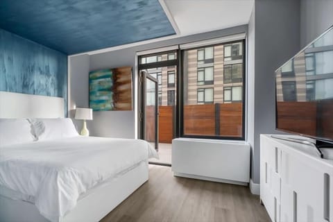 307 Studio Queen w Balcony - Mott Haven - NYC