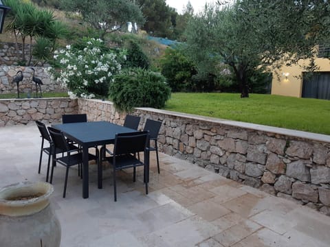 Terrasse de l'appartement - Garrigue-