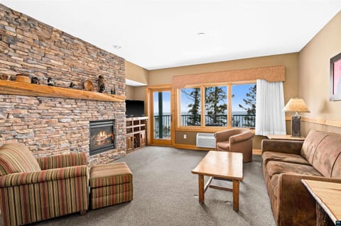 Living room with deck and direct view of Lake Superior