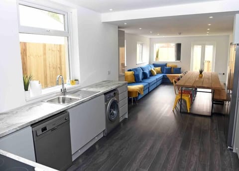 Open Plan Kitchen & Dining Room