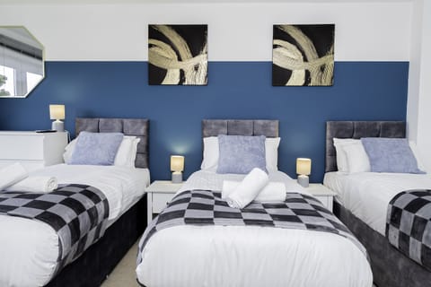 Stay in a comfortable, fully equipped bedroom that offers everything you need for a relaxing getaway. Enjoy a peaceful retreat that feels like home!