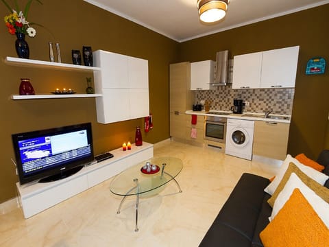 | Belle Apartments, Apartment 29 | 