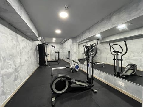 Gym (Open from May to September)