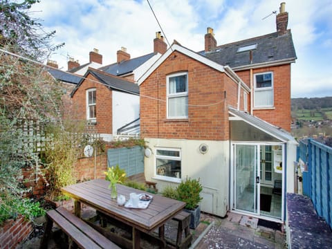 Sitting-out-area | Hill View, Sidmouth