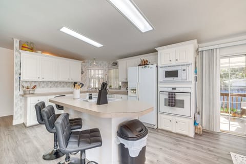 Kitchen | Cooking Basics | Dishware & Flatware