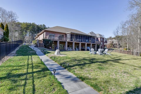 Terrell Vacation Rental | 5BR | 3.5BA | 3,500 Sq Ft | 2 Steps Required