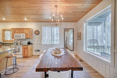 Dining Area with forest views and seating for 6