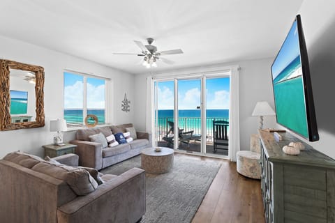 24-Majestic-Sun-501B-Living