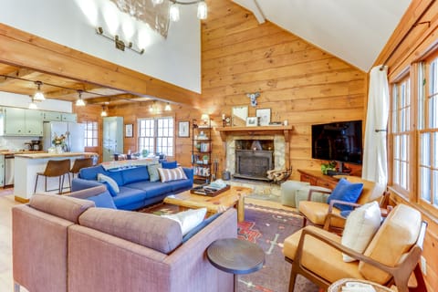 Ellijay Vacation Rental | 3BR | 2.5BA | 5 Steps to Enter | 1,500 Sq Ft