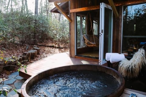 Cedar hot tub right off the deck!
