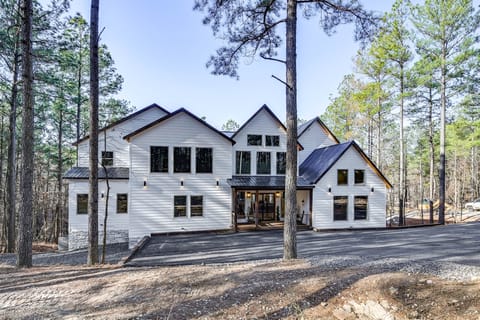 Broken Bow Vacation Rental | 5BR | 7BA | 3,900 Sq Ft | Step-Free Entry