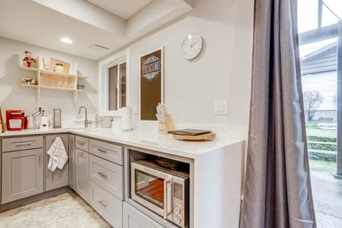 Kitchenette | Keurig Coffee Maker | Hot Plate | Microwave | Cooking Basics