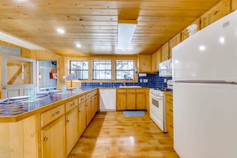 Kitchen | Central Air Conditioning & Gas Heating | Single-Story Home