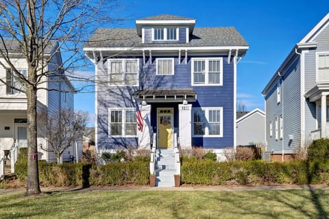 Front of House.  Park on street or rear alley pad