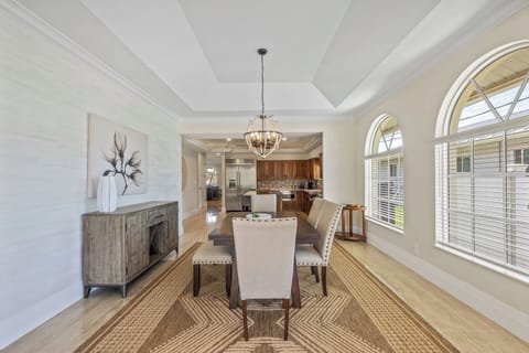 Dining Room & Kitchen