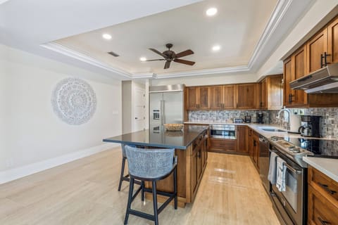 Eat In Kitchen with large center island