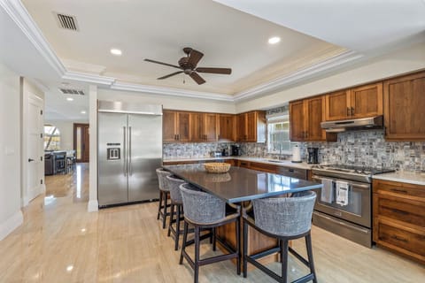 Spacious, Well Equipped Gourmet Kitchen