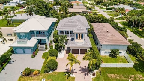 Exquisite Luxury Rental - 2 Stories