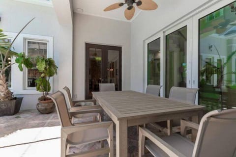 Outdoor Dining Area by the pool