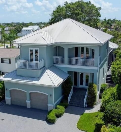Welcome To Vanderbilt Road In Naples