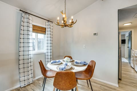 Dining Area | Dishware & Flatware Provided | Central A/C & Heating