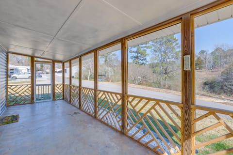Screened-In Porch