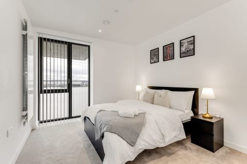 The Aqua - Luxury 1 Bedroom Apt (1)