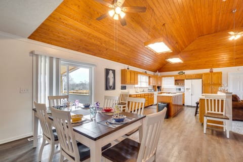 Dining Area | 1st Floor | Dishware/Flatware | Trash Bags/Paper Towels