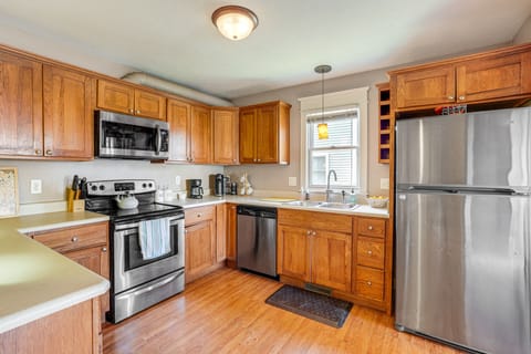 Kitchen | Cooking Basics | Nespresso Coffee Maker | Blender | 1st Floor